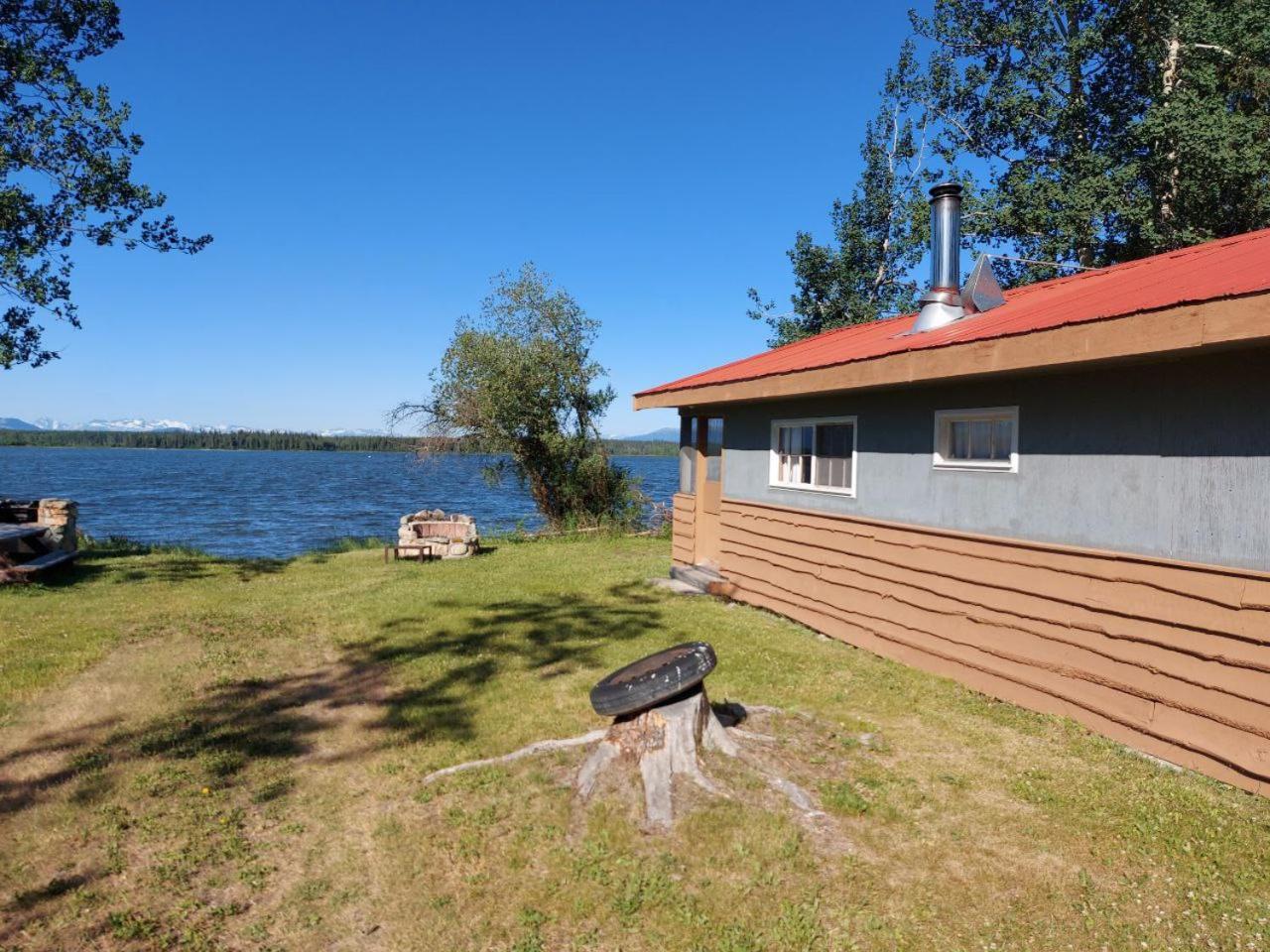 Escott Bay Resort Anahim Lake Екстериор снимка
